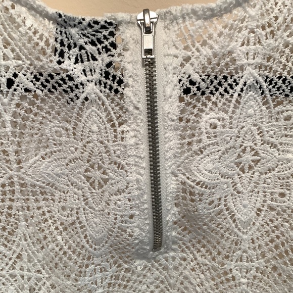 Laced top, little stretch. Off white, no flaws, zipper on back - Picture 3 of 4